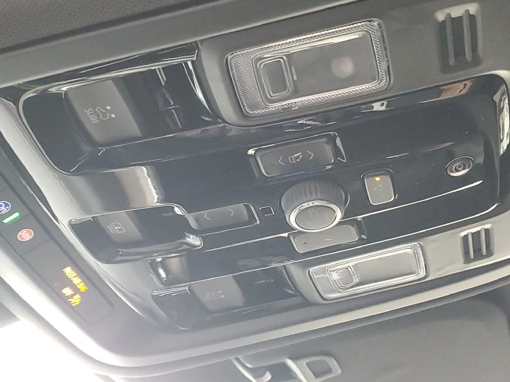 2027 Chevrolet Suburban High Country - Photo 19
