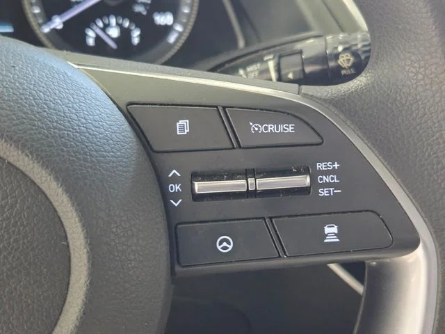 Used 2023 Black Hyundai SEL image 20