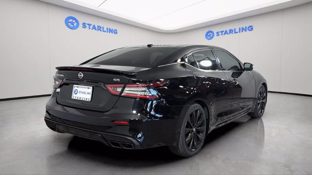 Used 2022 Black Nissan SR Xtronic CVT image 9
