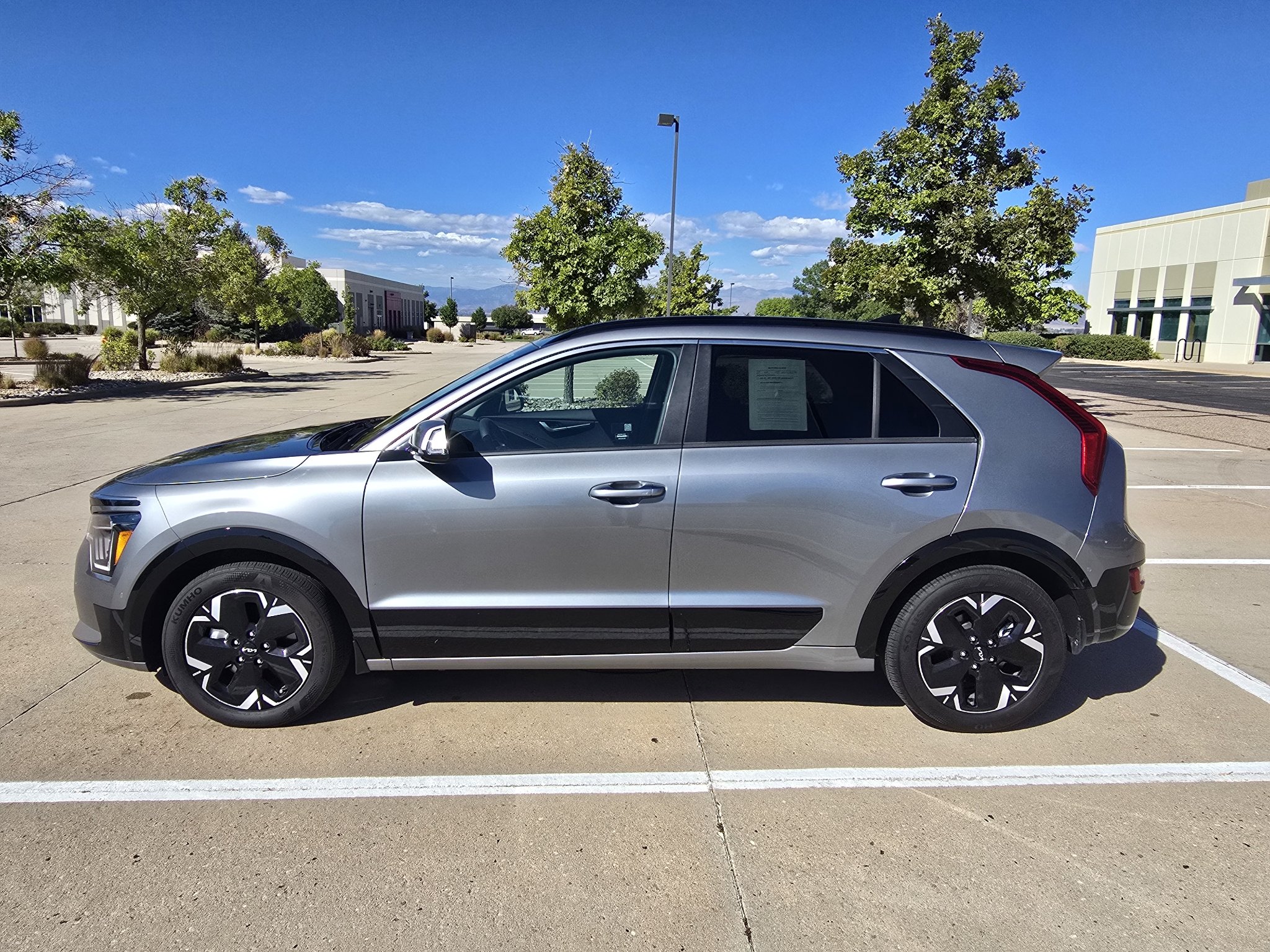 Used 2023 Steel Gray Kia Wave image 2