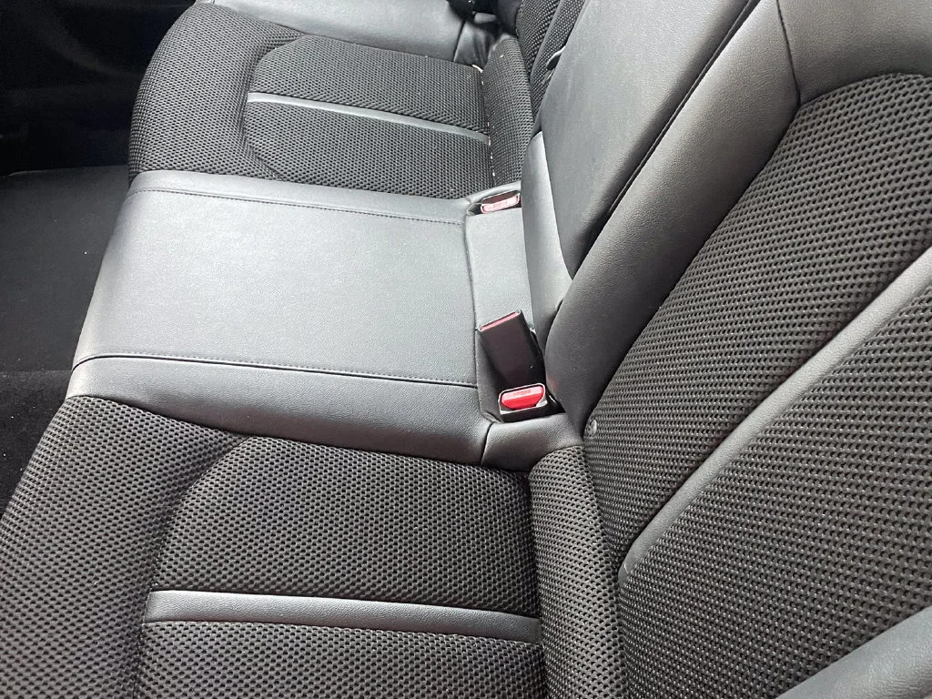 Used 2019 Red Kia S image 10
