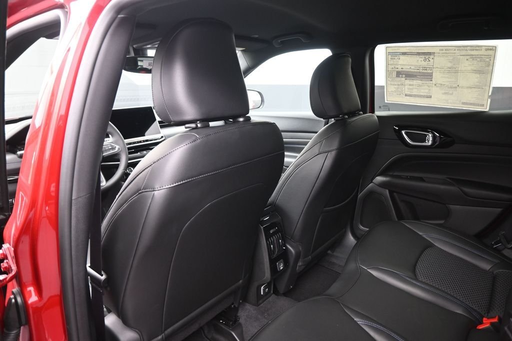 New 2026 Red Hot Pearlcoat Jeep Latitude image 23