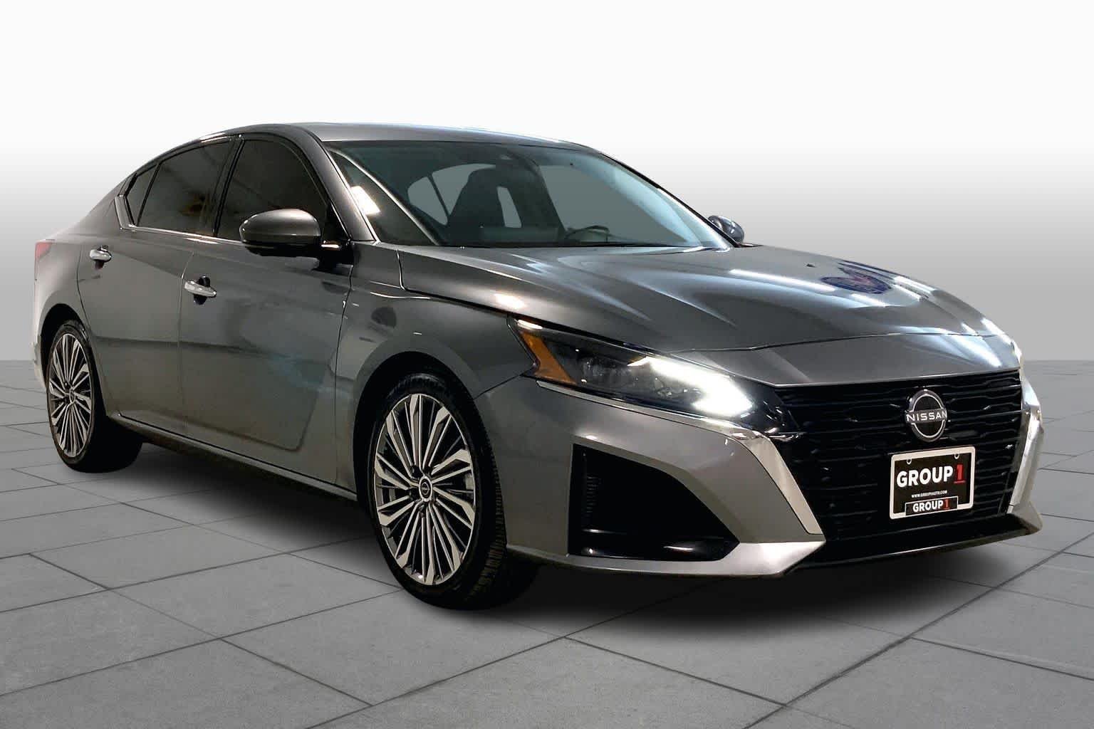 Used 2023 Nissan Altima SL with VIN 1N4BL4EVXPN367115 for sale in Kansas City