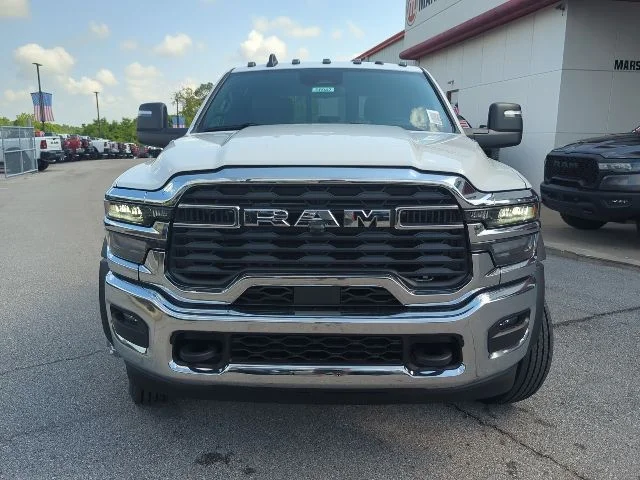 New 2026 Bright White Clearcoat RAM Tradesman image 4