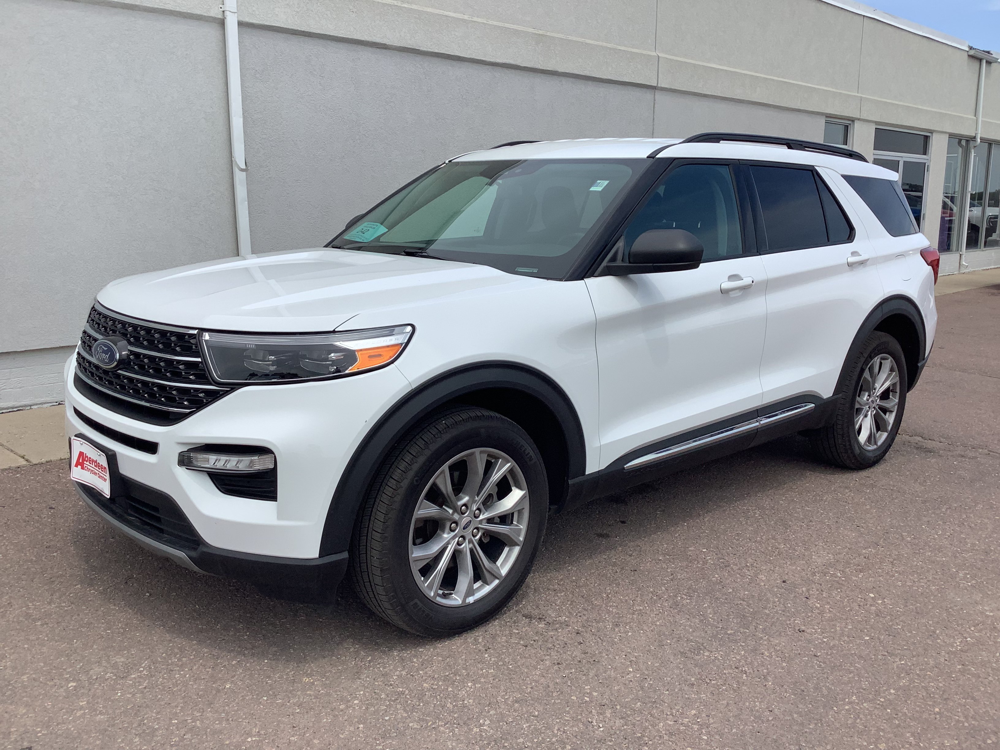 Used 2022 White Ford XLT image 2