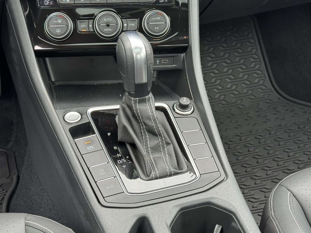 2021 Volkswagen Jetta SE - Photo 21