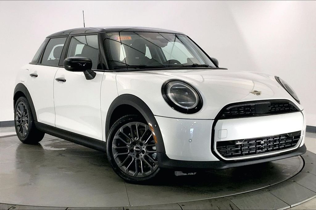 2026 MINI Hardtop's photo