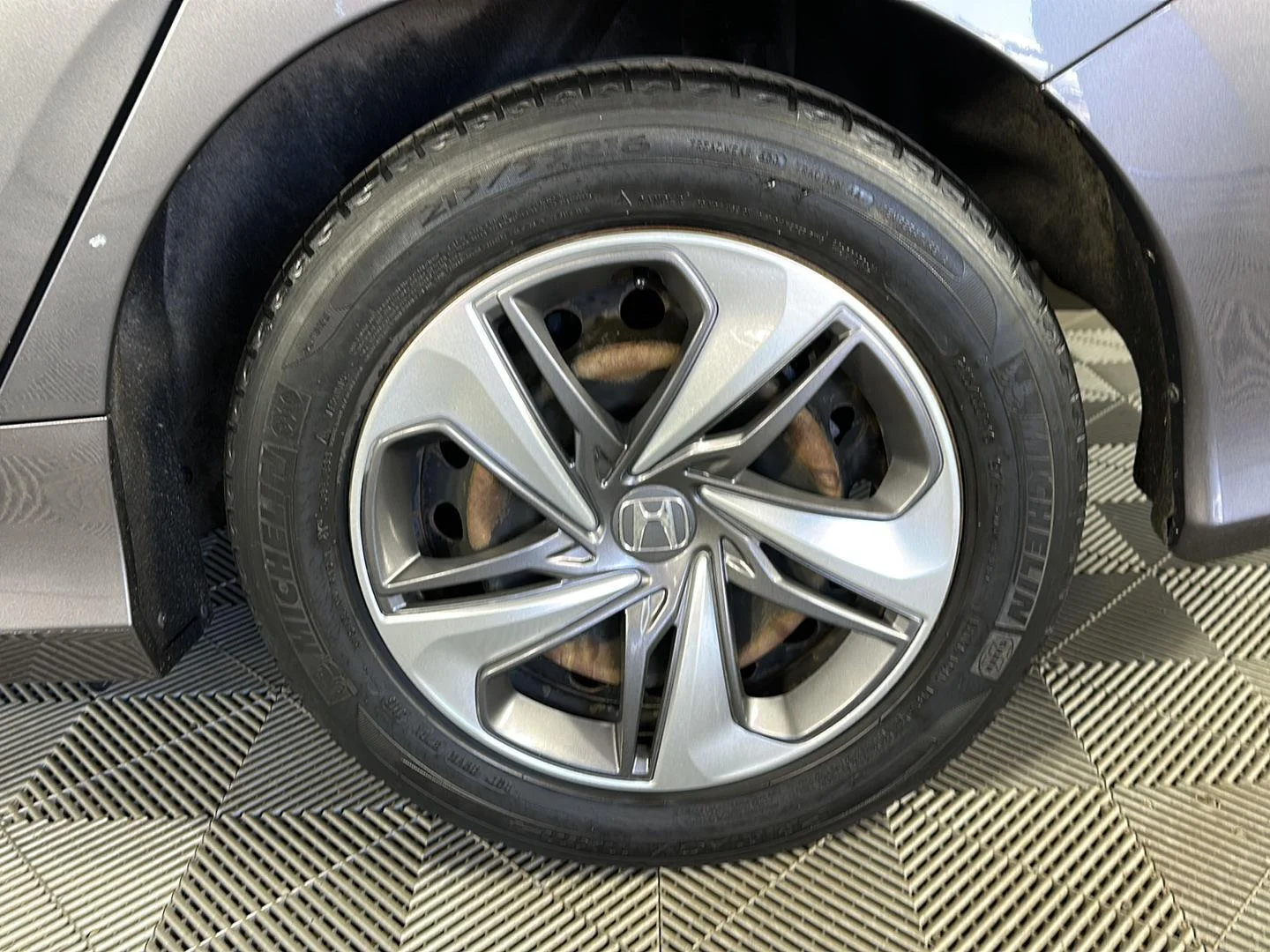 Used 2019 Modern Steel Metallic Honda LX image 13