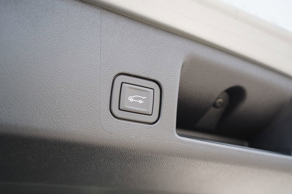 2025 Chevrolet Equinox EV RS - Photo 28