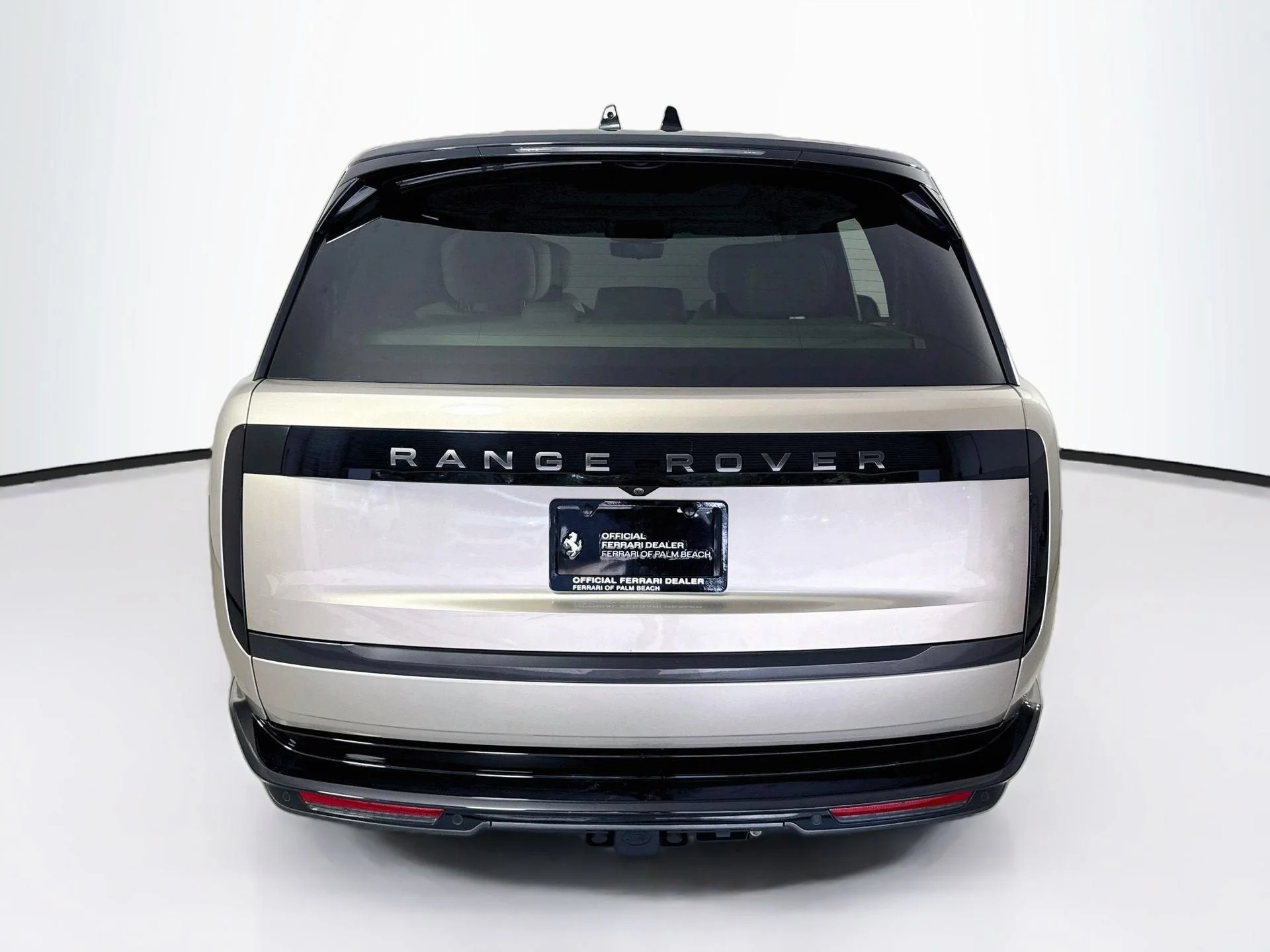 Used 2024 Batumi Gold Premium Metallic Land Rover Autobiography image 6