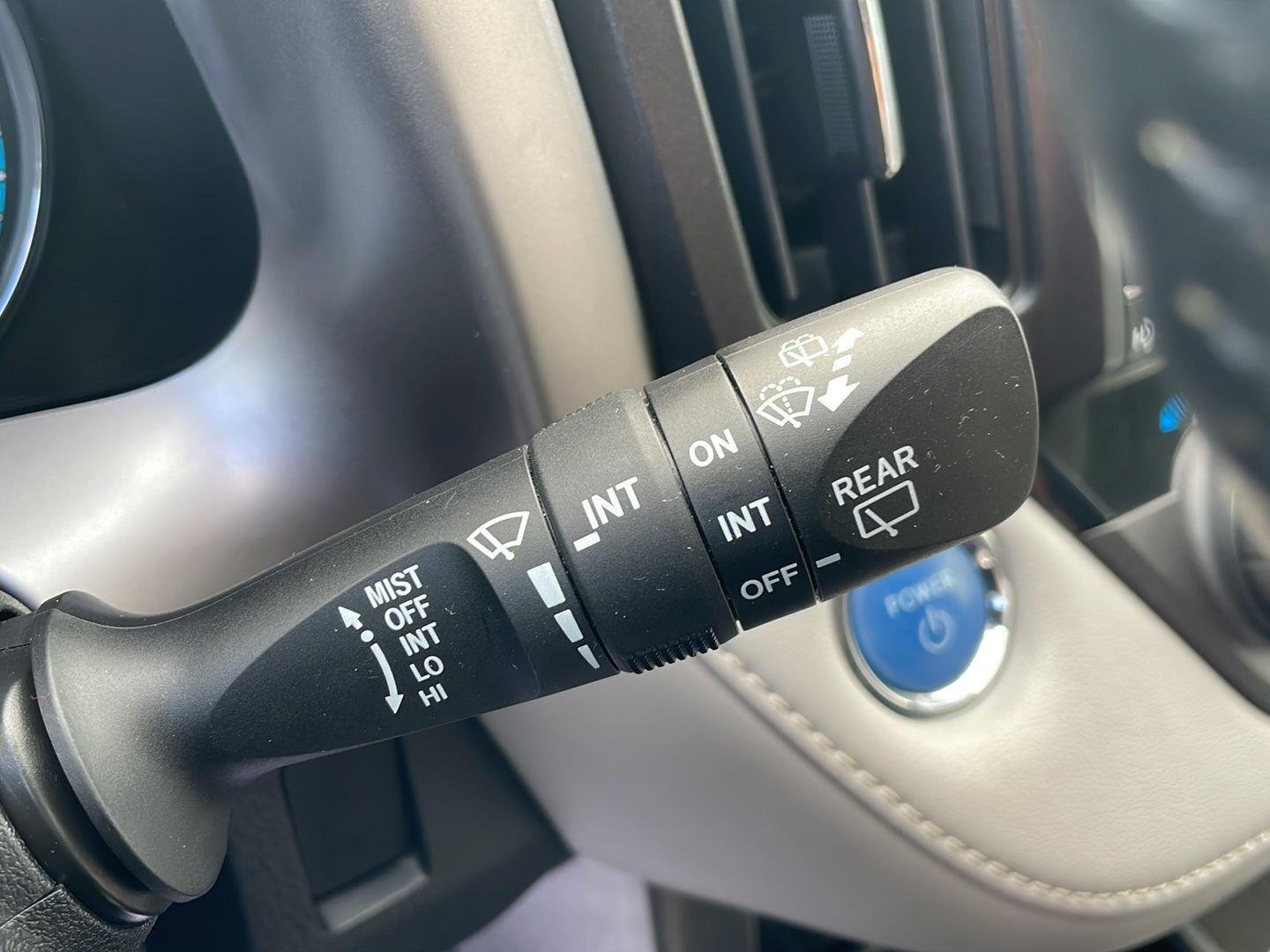 Used 2016 SUPER WHITE TOYOTA TRUCK  image 18