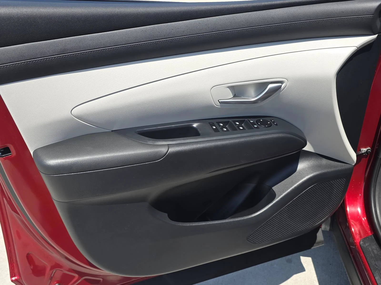 Used 2025 Ultimate Red Hyundai SEL image 14