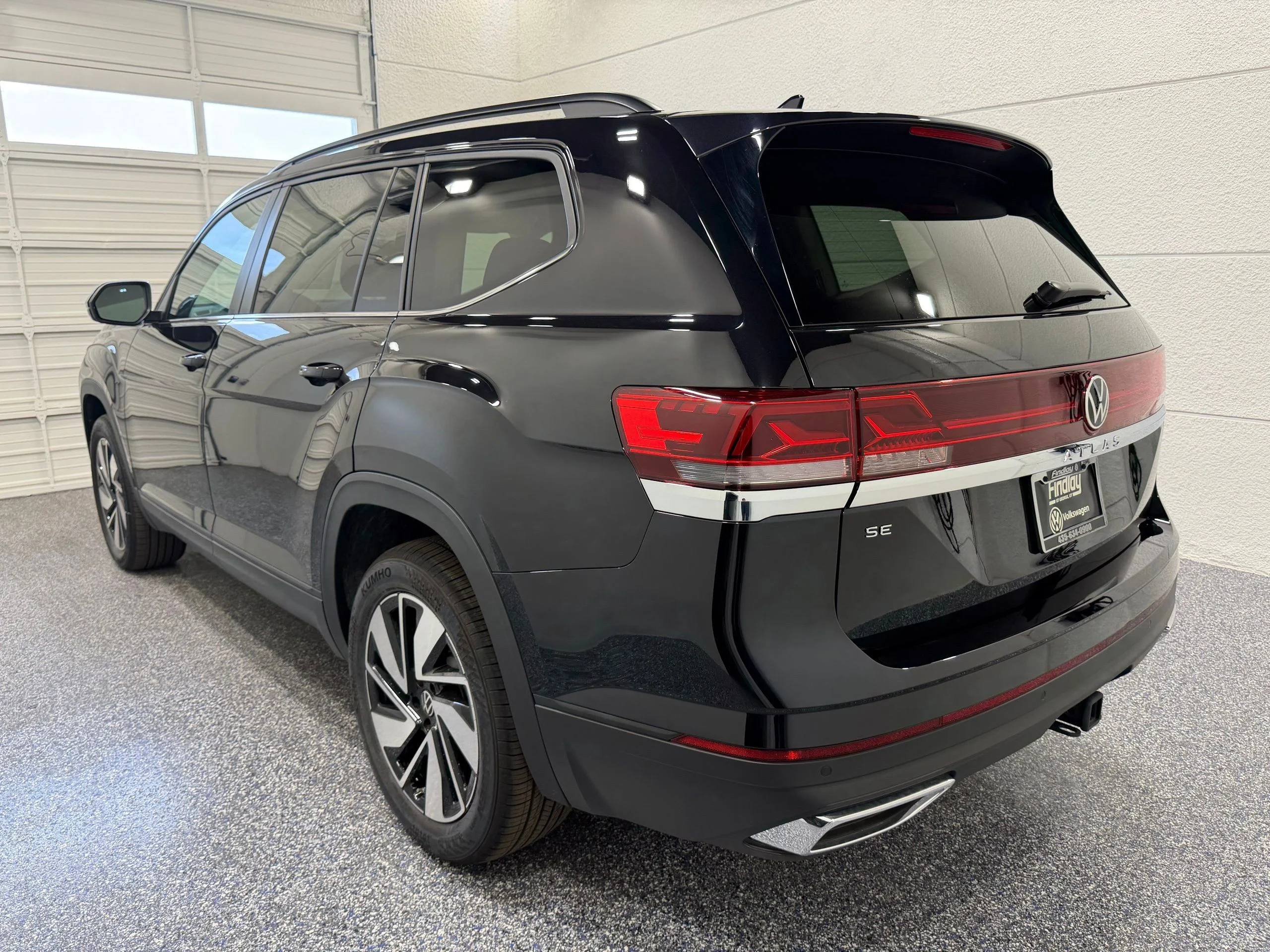 New 2026 Black Volkswagen 2.0T SE w/Technology image 4