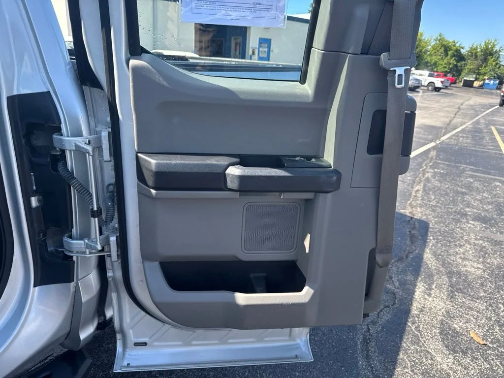 Used 2019 Silver Ford XL image 29