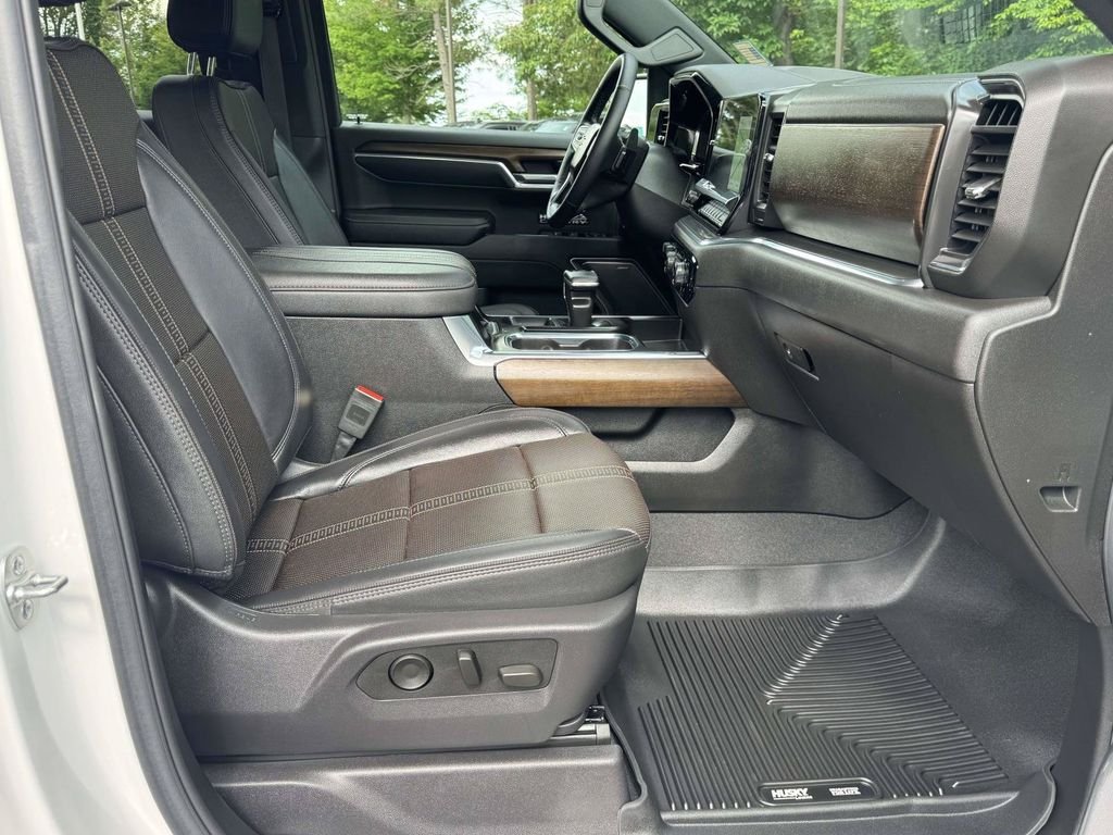 Used 2025 Beige Chevrolet High Country image 14