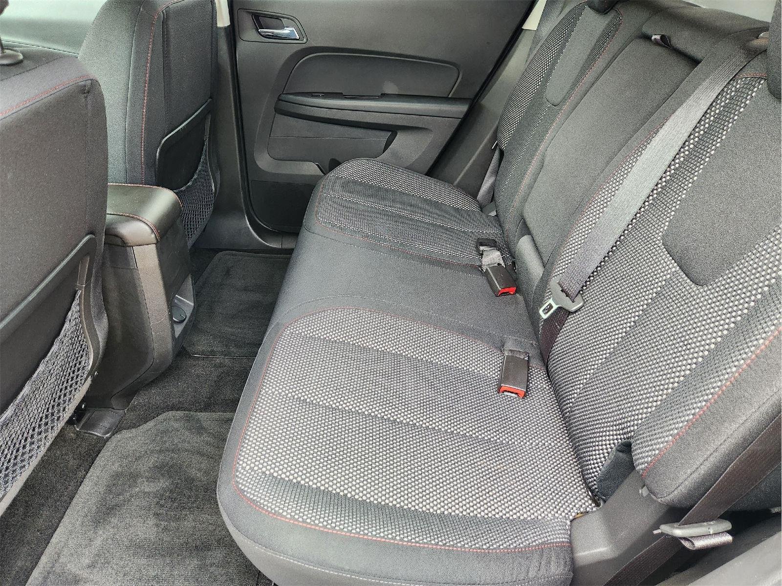 Used 2015 SILVER TOPAZ METALLIC Chevrolet LT image 28