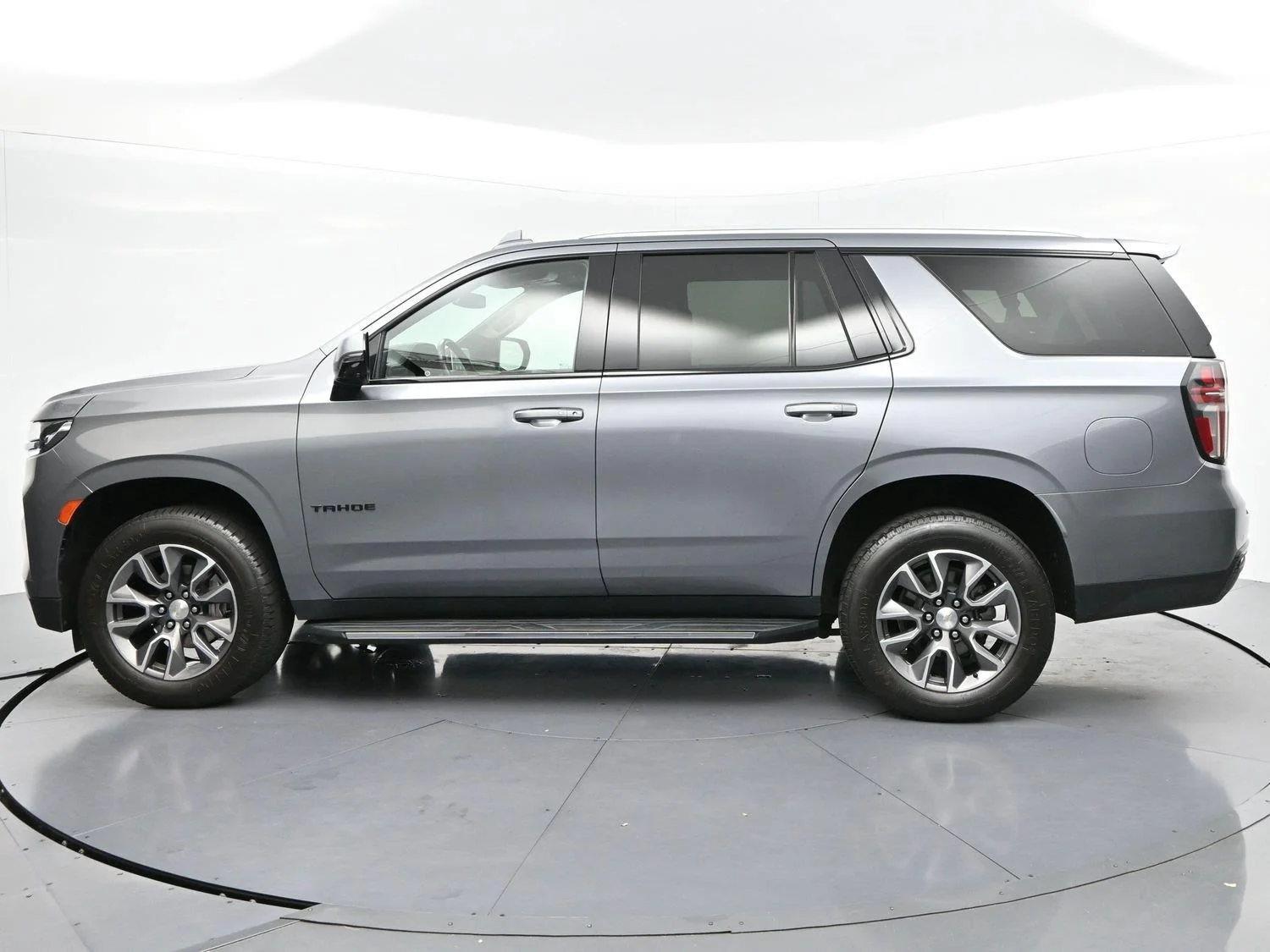 Used 2021 Satin Steel Metallic Chevrolet LT image 4