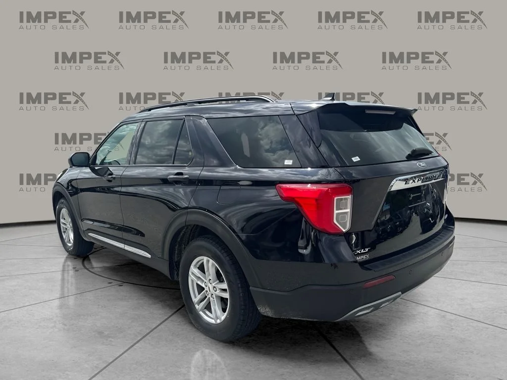 Used 2023 Black Ford XLT image 3