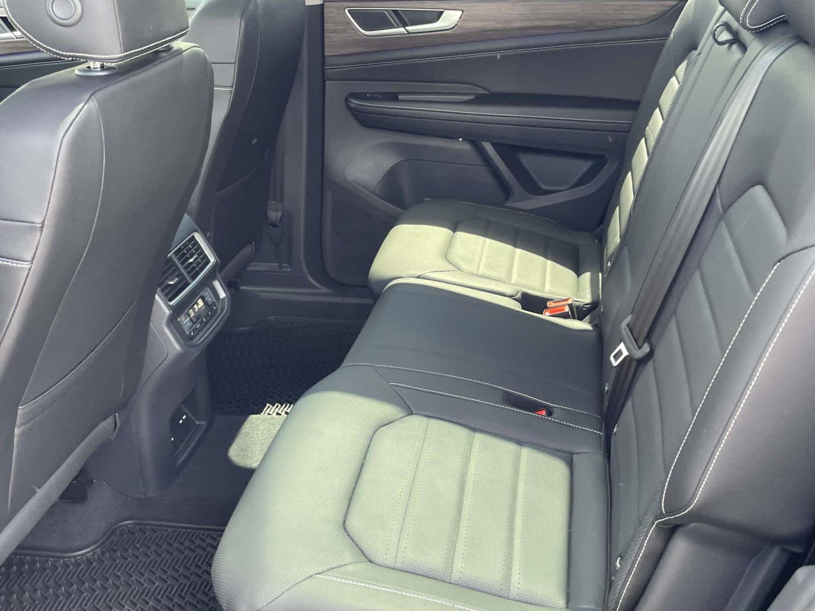 New 2026 Pure Gray Volkswagen 2.0T SEL image 17