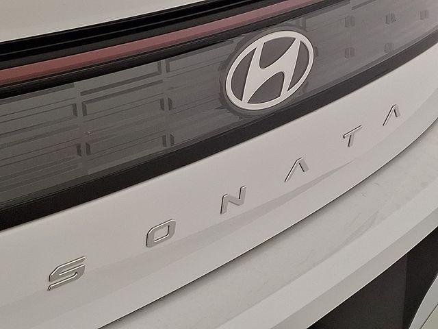 New 2026 White Hyundai SE image 27