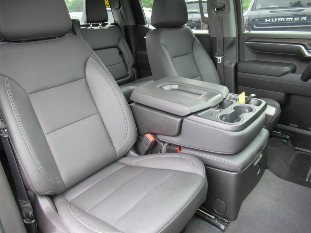 2024 GMC Sierra 1500 SLT - Photo 9