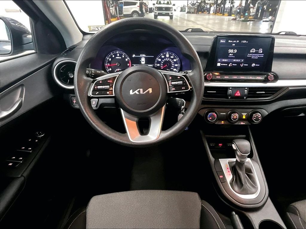 Used 2023 Gravity Gray Kia LXS image 17