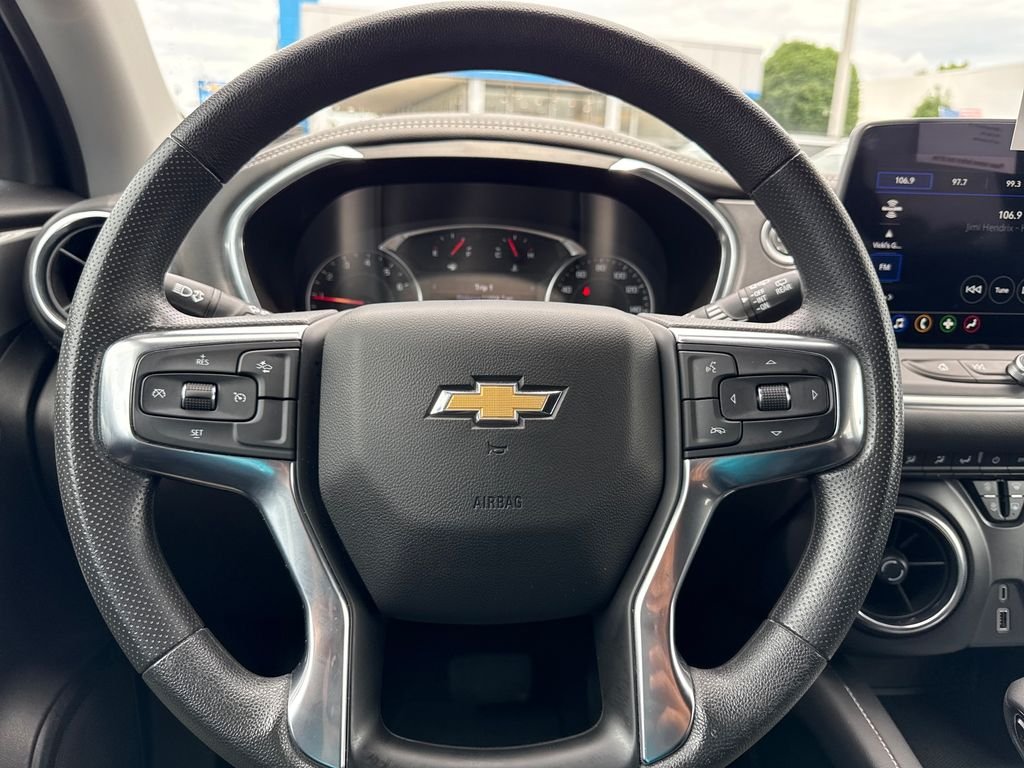 Used 2025 Gray Chevrolet LT image 16