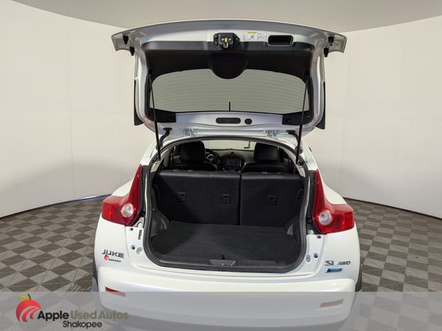 Used 2012 White Nissan SL image 8