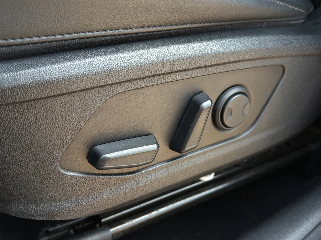 Certified Used 2023 Gravity Gray Kia SX image 10