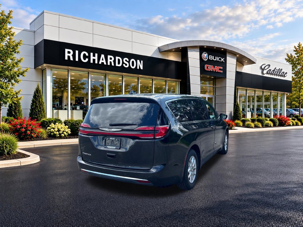 2023 Chrysler Pacifica Touring L - Photo 6