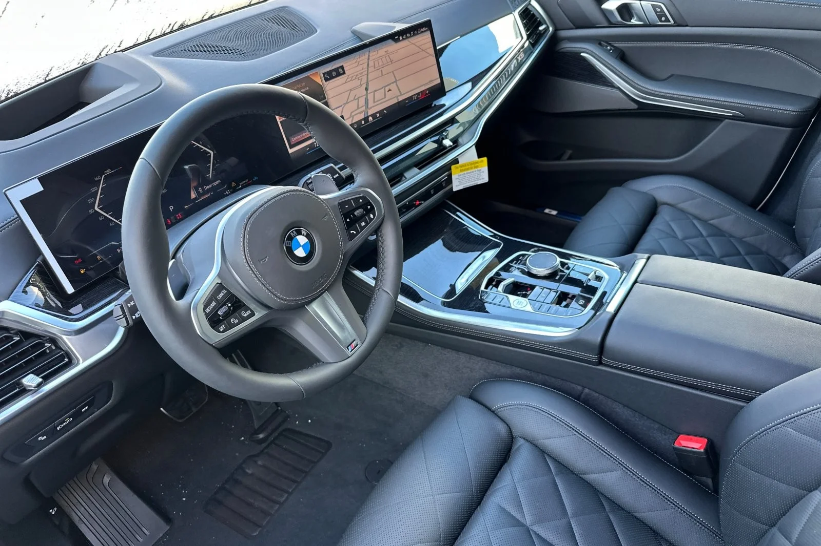 New 2026 Mineral White Metallic BMW sDrive40i image 9