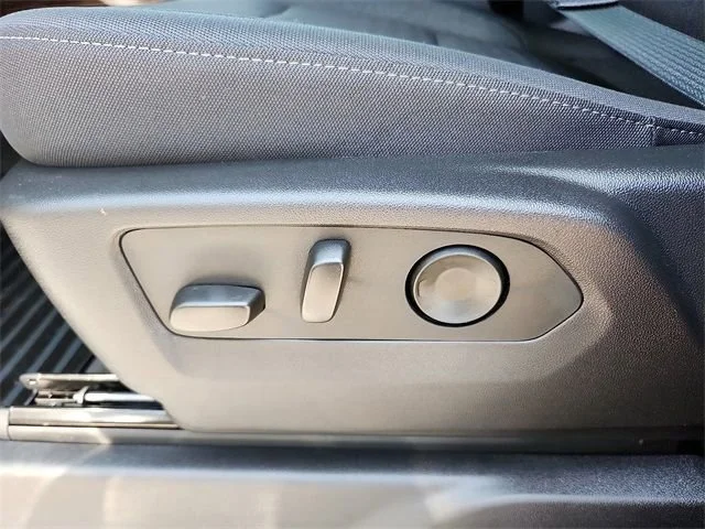 New 2025 Summit White GMC Elevation image 14
