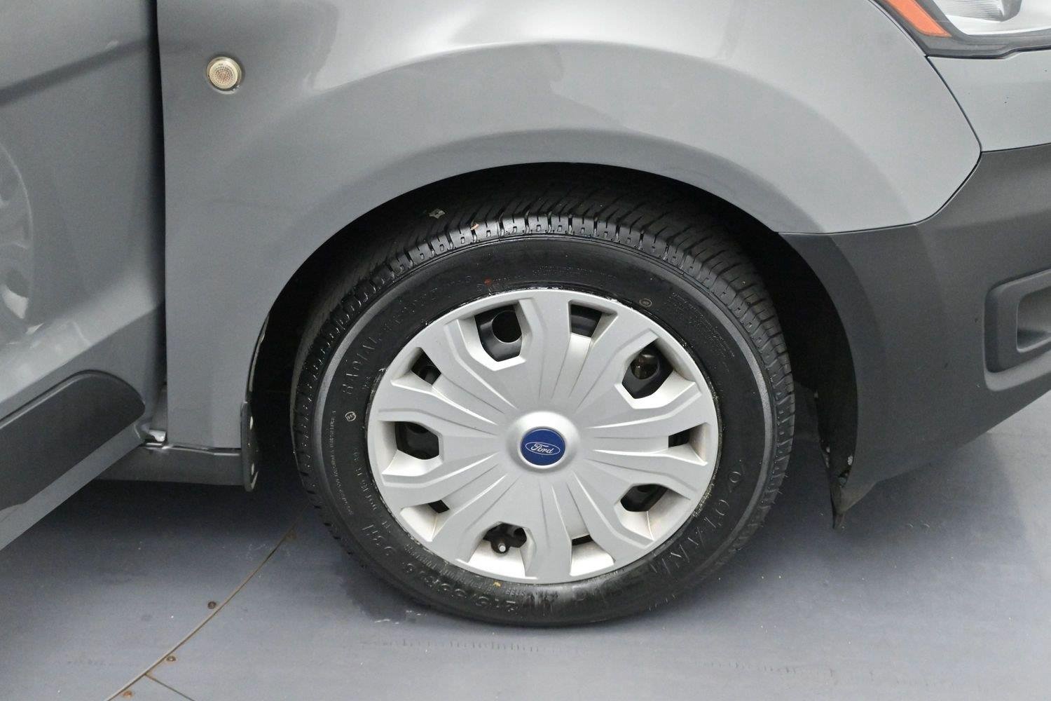 Used 2022 Solar Silver Ford XL image 33