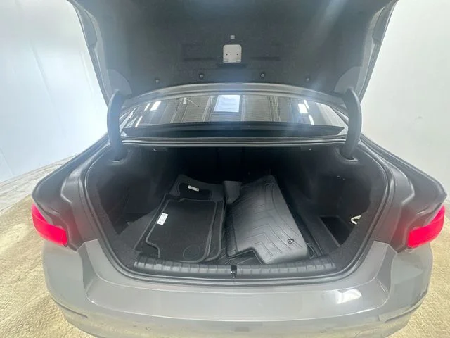 Used 2022 Gray BMW 540i xDrive image 22