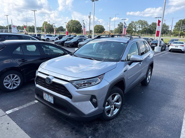 Used 2021 Silver Toyota XLE Premium image 2