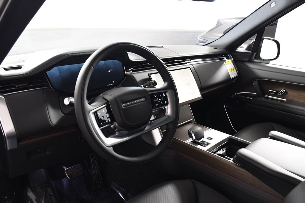 New 2026 Santorini Blk Land Rover SE image 12
