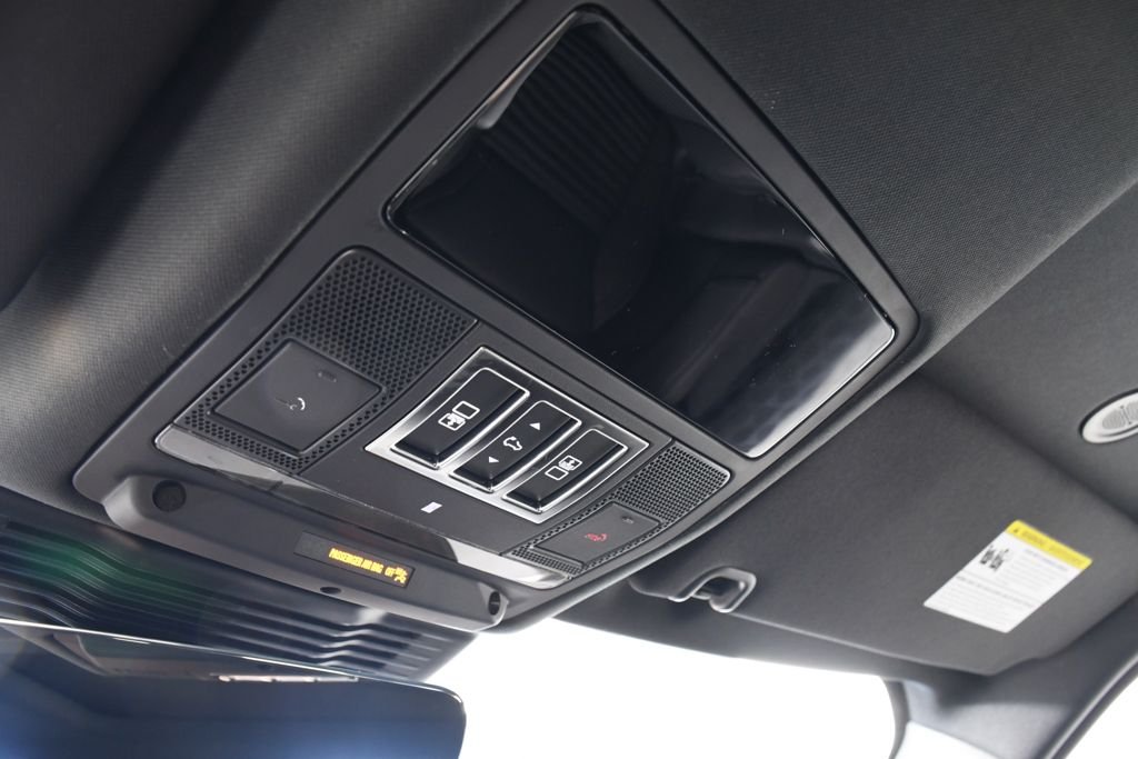 New 2026 Santorini Blk Land Rover S image 33