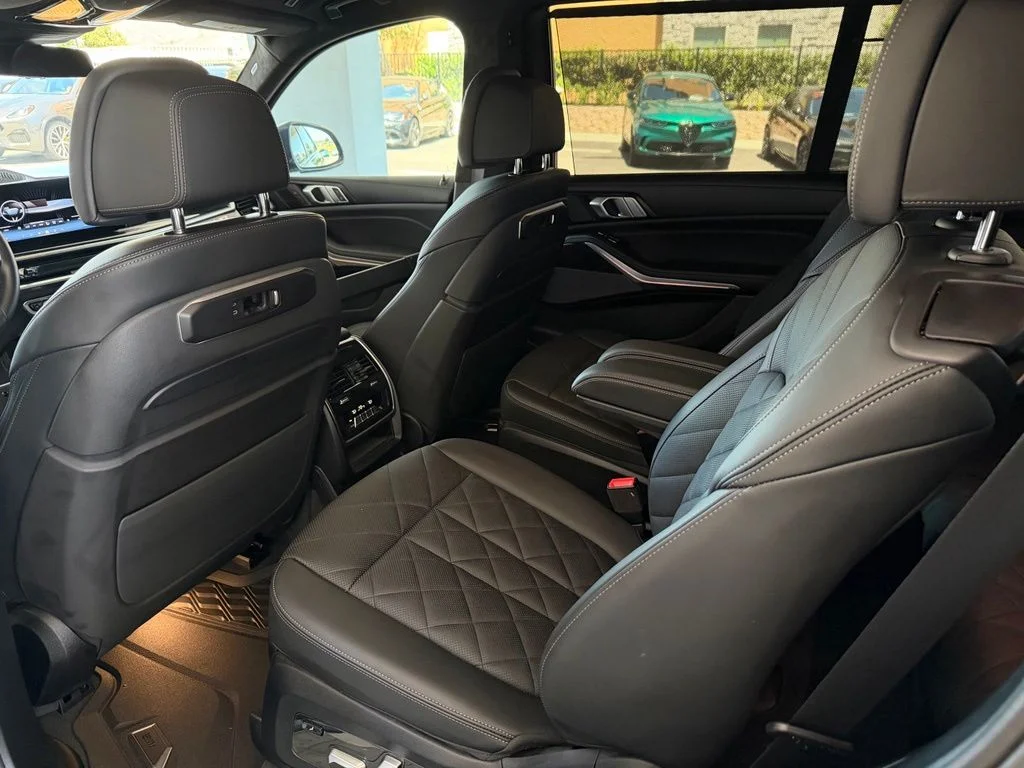 Used 2025 Brooklyn Grey Metallic BMW xDrive40i image 17