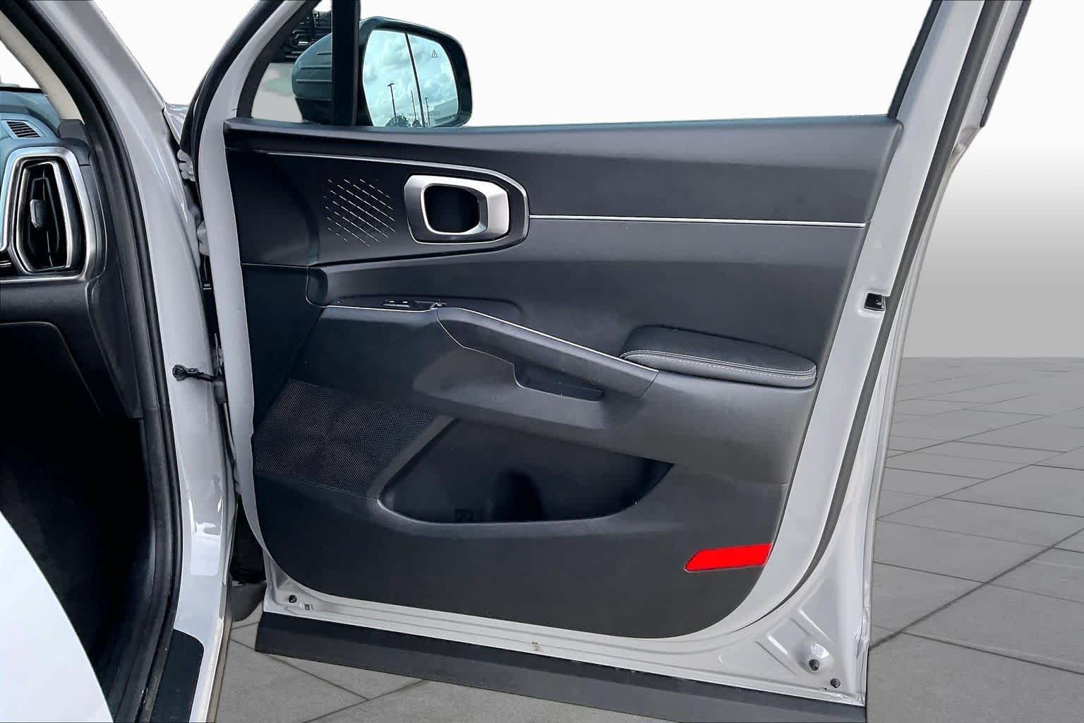 2025 Kia Sorento S - Photo 23