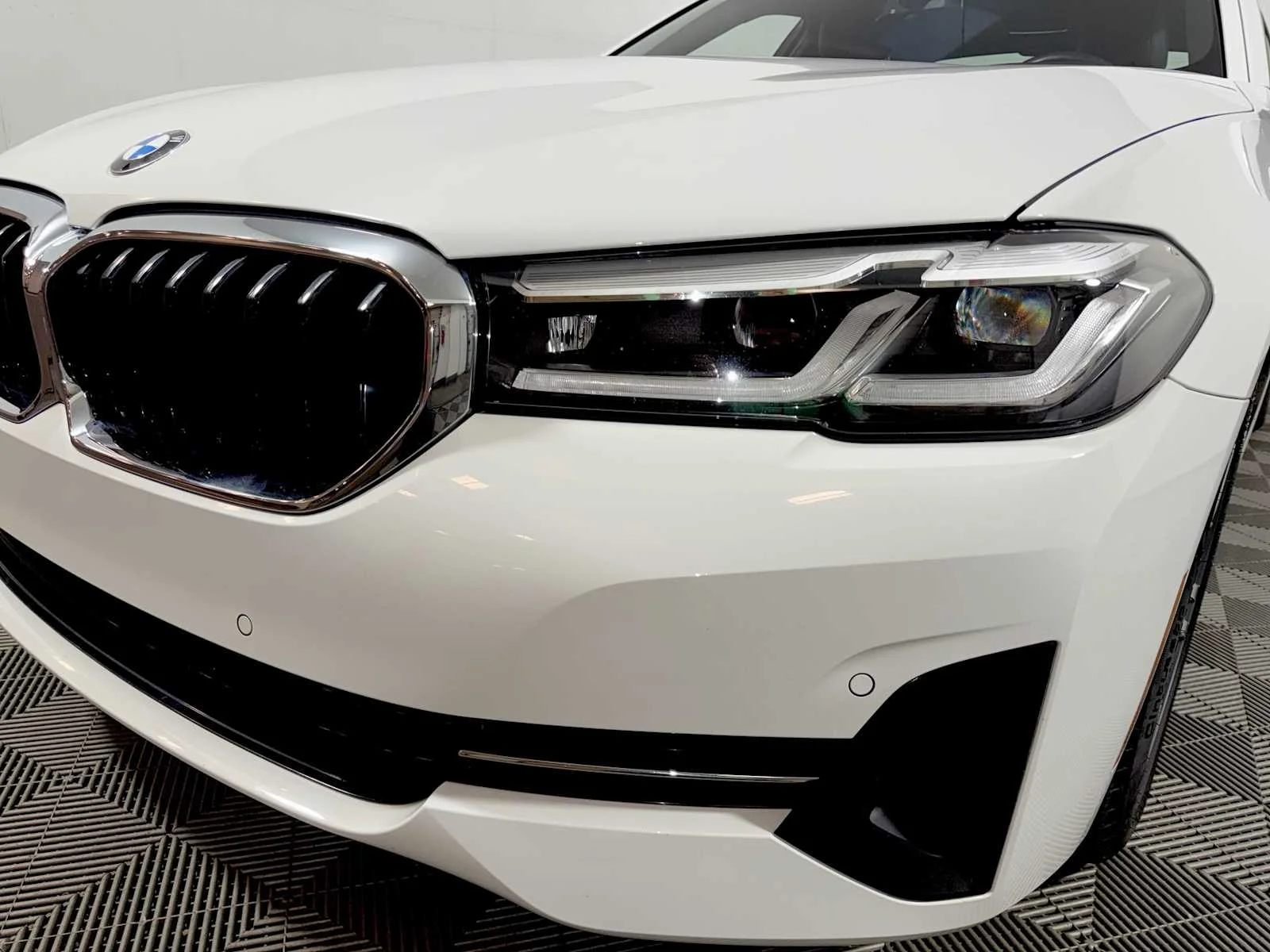 2023 BMW 5 Series 530i - Photo 26