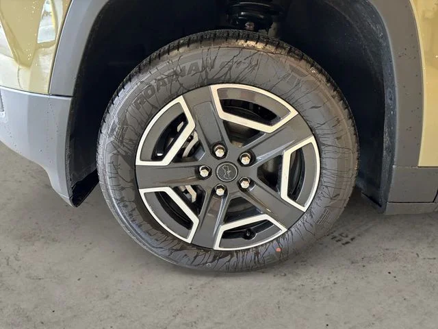 New 2026  Jeep Laredo image 15