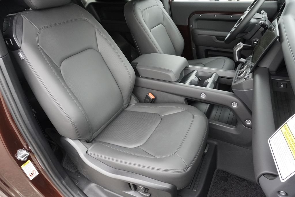 New 2026 Sedona Red Land Rover X-Dynamic SE image 25
