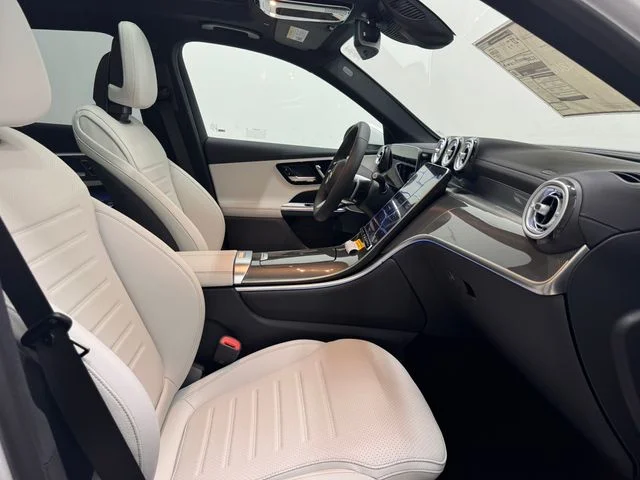 New 2026 MANUFAKTUR Moonlight Whit Mercedes-Benz GLC 300 image 15