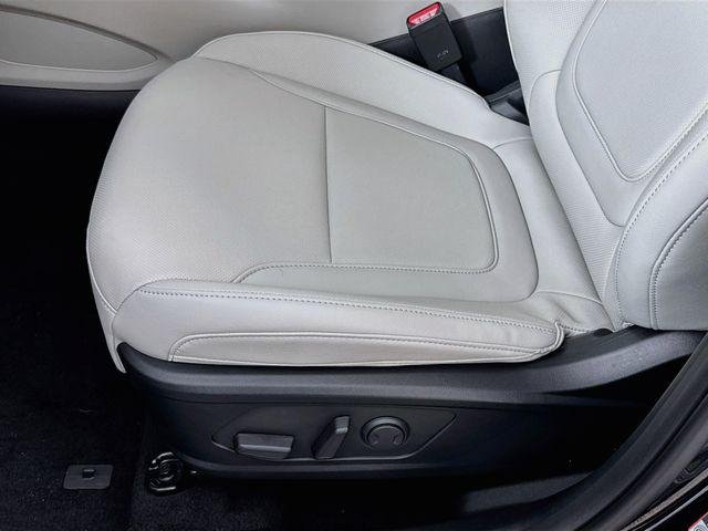 New 2026 Black Hyundai SEL Plus FWD image 30
