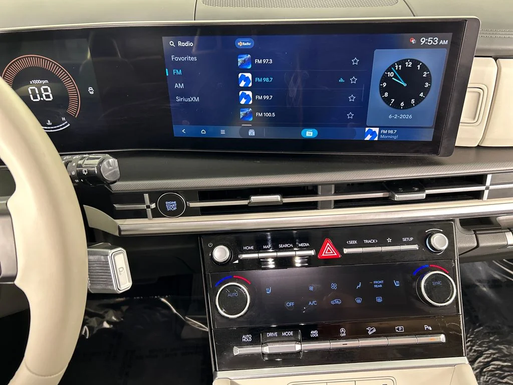 Used 2025 Gray Hyundai SEL image 15