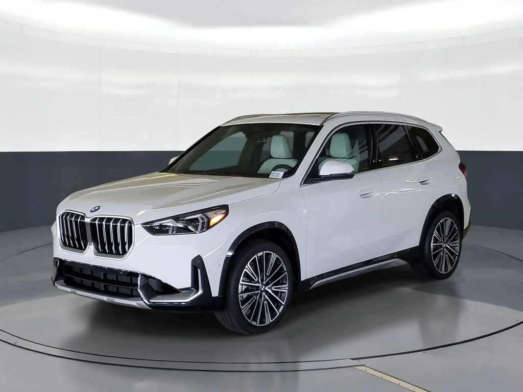 Used 2026 White BMW xDrive28i image 1