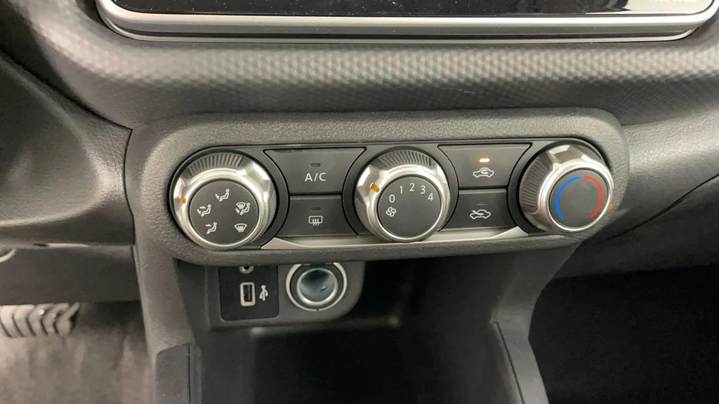 2025 Nissan KICKS PLAY Base - Photo 20