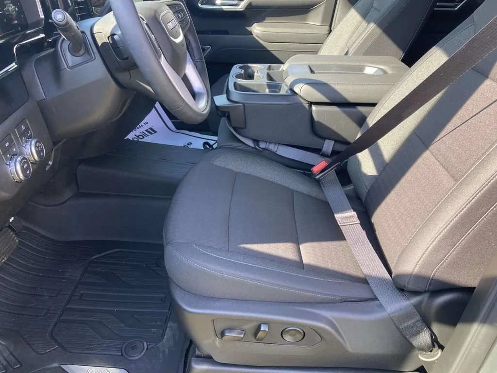 New 2026 Sterling Metallic GMC Elevation image 16