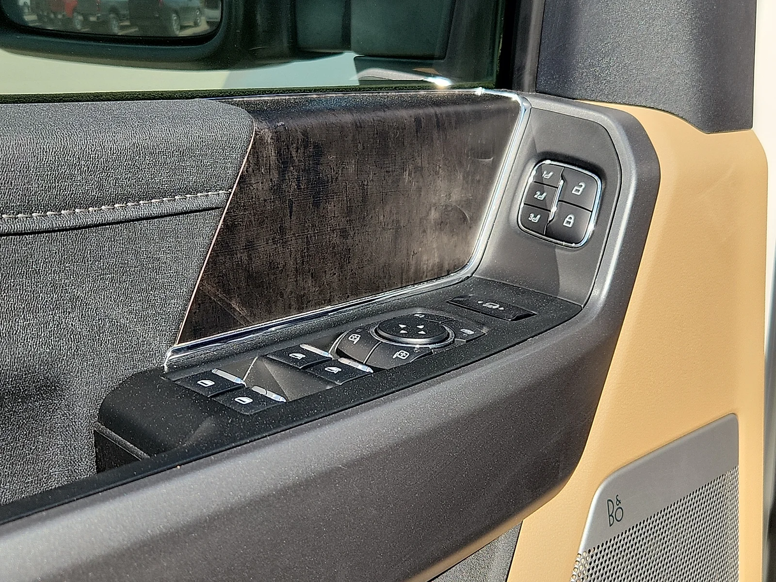 New 2026 Star White Metallic Tri-Coat Ford F-250® Lariat® image 15