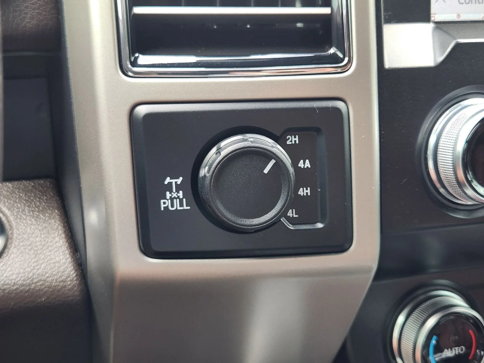 Used 2020 White Ford King Ranch image 21